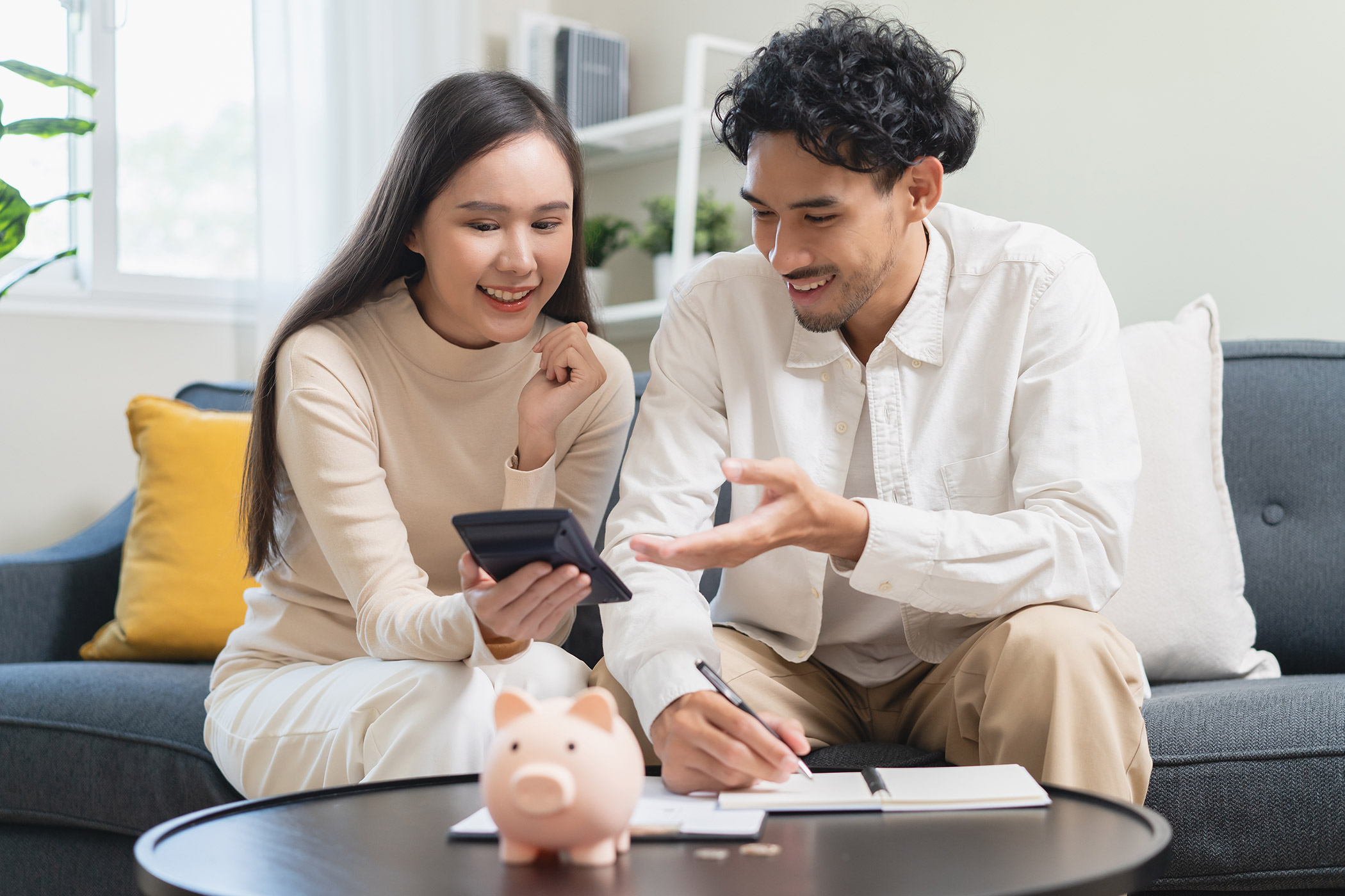 couple-discussing-taxes